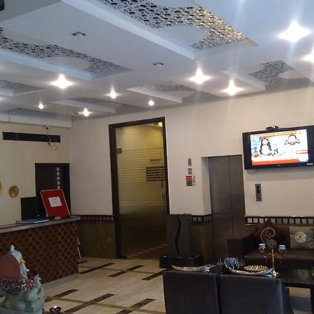 Hotel Bizzotel Gurgaon Exterior photo