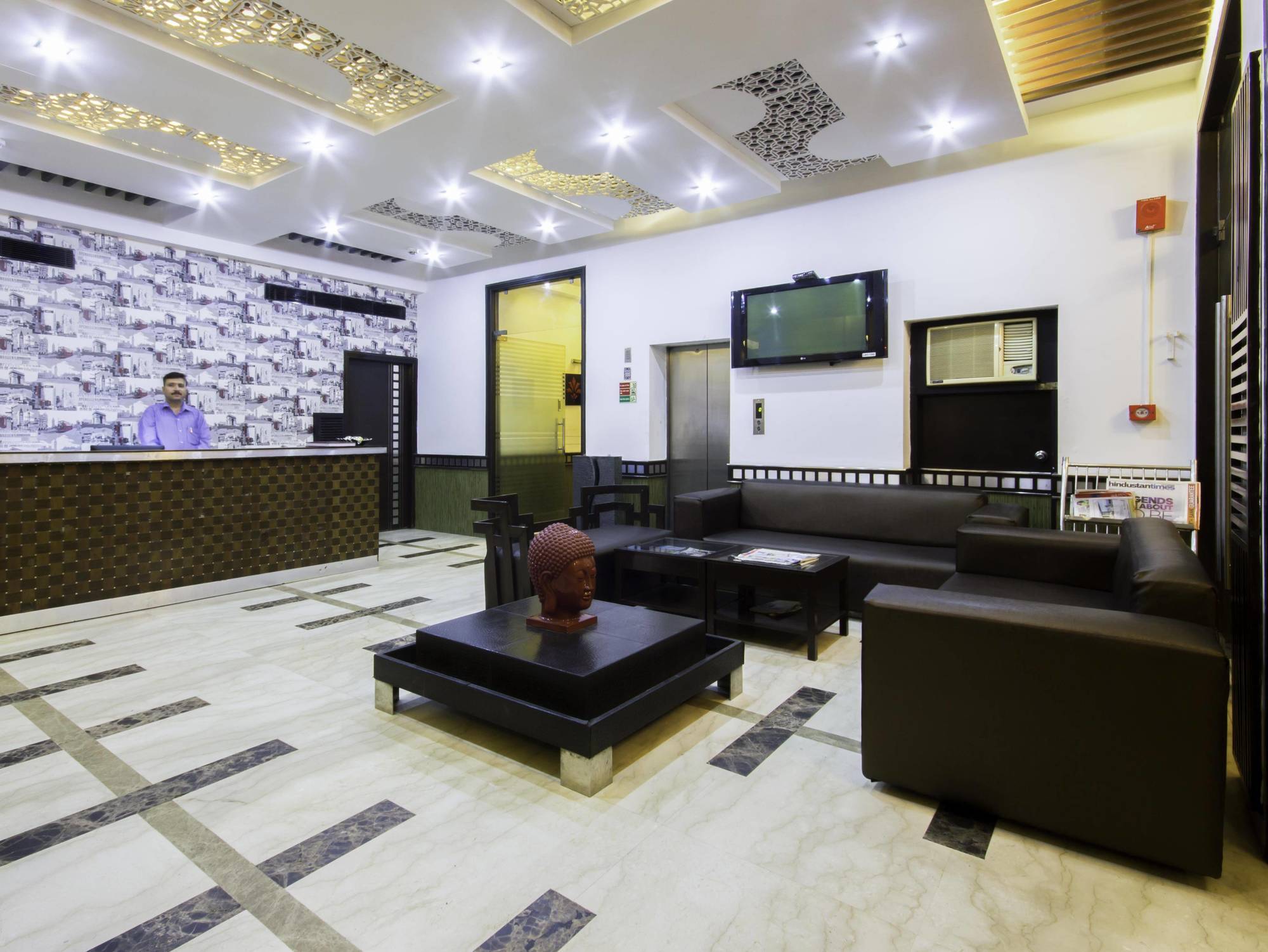 Hotel Bizzotel Gurgaon Exterior photo